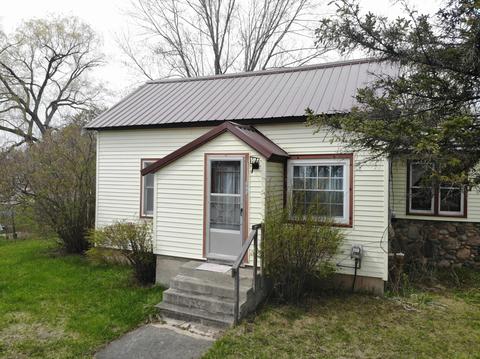 719 E Main St, Marion, MI 49665 photo 2