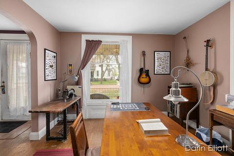 326 E Main St, Ionia, MI 48846 photo 9