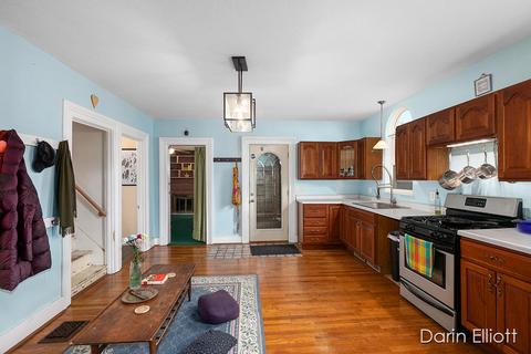 326 E Main St, Ionia, MI 48846 photo 11