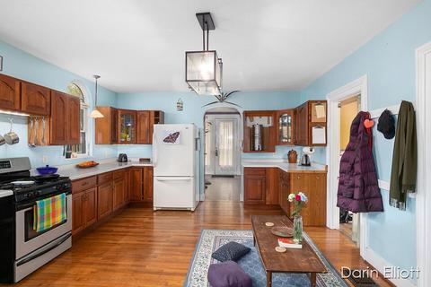 326 E Main St, Ionia, MI 48846 photo 12