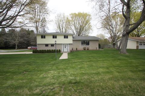 124 Pinecrest Rd, Whitehall, MI 49461 photo 2