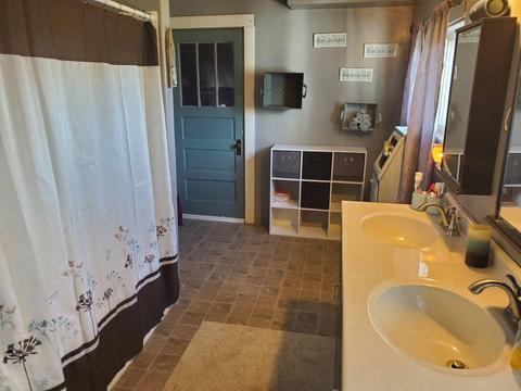 548 W Hayes Rd, Ithaca, MI 48847 photo 17