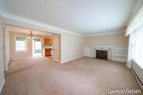 915 Park St, Belding, MI 48809 photo 7