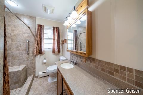 915 Park St, Belding, MI 48809 photo 22