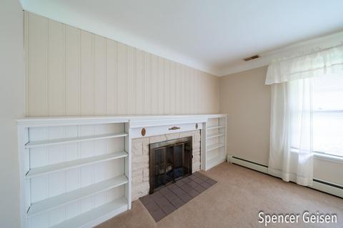915 Park St, Belding, MI 48809 photo 8