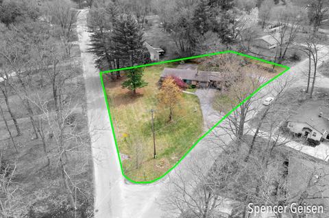 915 Park St, Belding, MI 48809 photo 4