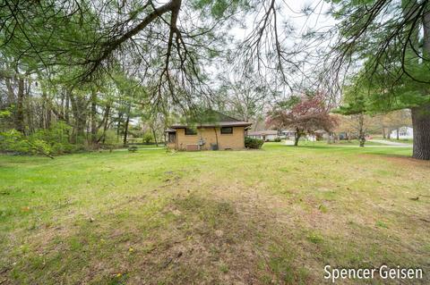 915 Park St, Belding, MI 48809 photo 37