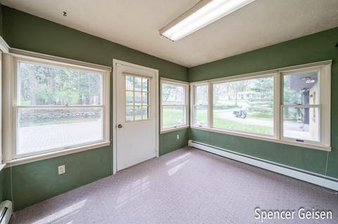 915 Park St, Belding, MI 48809 photo 13
