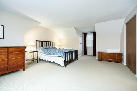 660 Glenview Cir, Plainwell, MI 49080 photo 20