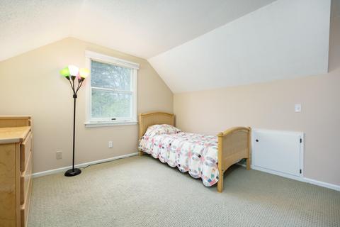 660 Glenview Cir, Plainwell, MI 49080 photo 17