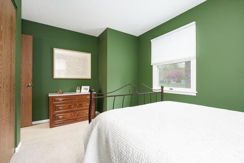 660 Glenview Cir, Plainwell, MI 49080 photo 12