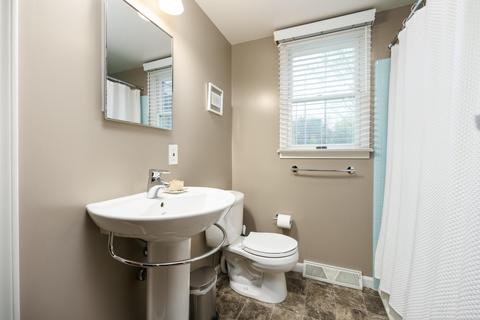 660 Glenview Cir, Plainwell, MI 49080 photo 15