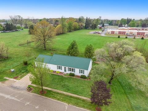 420 Orchard St, Constantine, MI 49042 photo 3