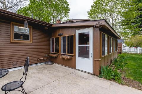940 Sherman Ct, Marshall, MI 49068 photo 3