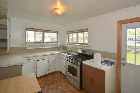 229 Cushman St, Plainwell, MI 49080 photo 7
