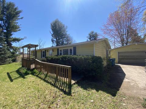 5637 W M 61, Gladwin, MI 48624 photo 1
