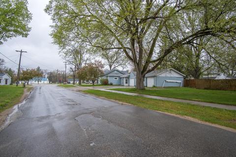 1300 E Wilcox Ave, White Cloud, MI 49349 photo 5