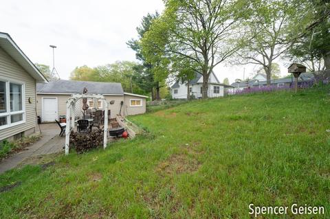 330 W May St, Belding, MI 48809 photo 38