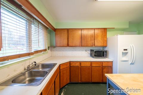 330 W May St, Belding, MI 48809 photo 10