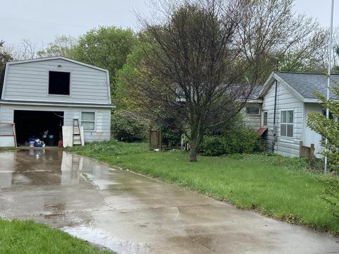 947 Gainder Rd, Plainwell, MI 49080 photo 2