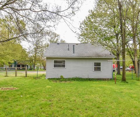 63 Wright St, Coldwater, MI 49036 photo 2