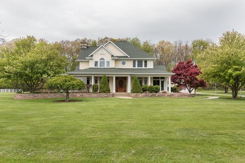 16166 Rustic Ln, Vicksburg, MI 49097 photo 1