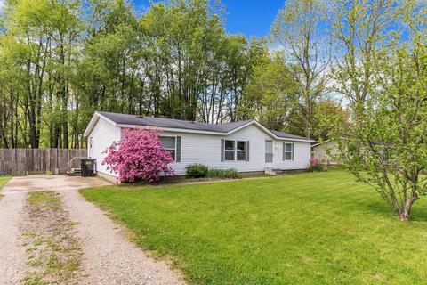 932 Gainder Rd, Plainwell, MI 49080 photo 2