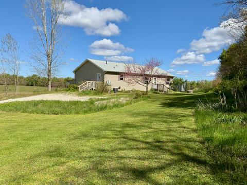 3407 Chamberlain Rd, Buchanan, MI 49107 photo 4