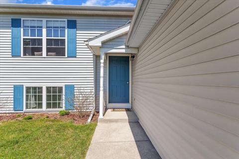 1025 Taylor Drive Dr, Plainwell, MI 49080 photo 4