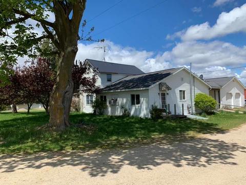 2281 E Mcbrides Rd, Edmore, MI 48829 photo 2