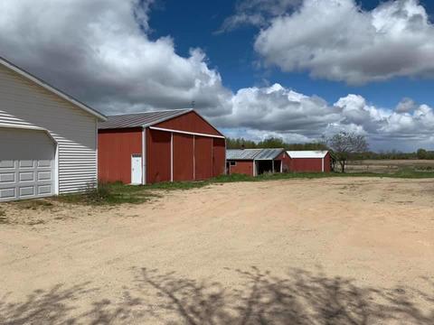 2281 E Mcbrides Rd, Edmore, MI 48829 photo 4