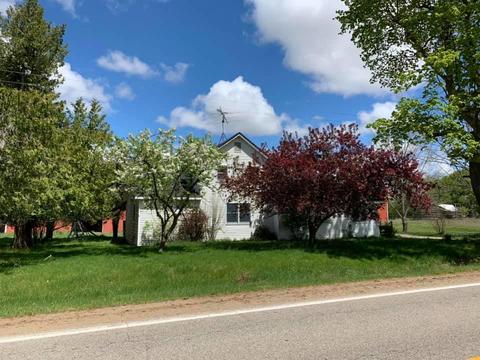 2281 E Mcbrides Rd, Edmore, MI 48829 photo 1