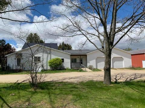 2281 E Mcbrides Rd, Edmore, MI 48829 photo 3