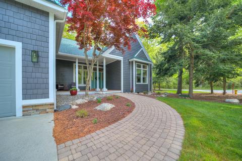 7380 Pine Bluff Dr, Spring Lake, MI 49456 photo 2
