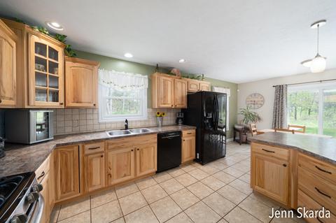 9575 Coyote Trl, Belding, MI 48809 photo 13