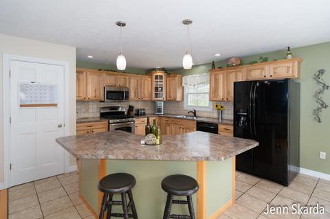 9575 Coyote Trl, Belding, MI 48809 photo 10