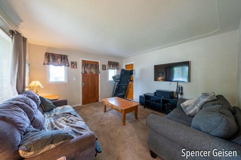 520 S Bridge St, Belding, MI 48809 photo 2