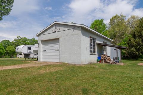 10121 E S Ave, Scotts, MI 49088 photo 2