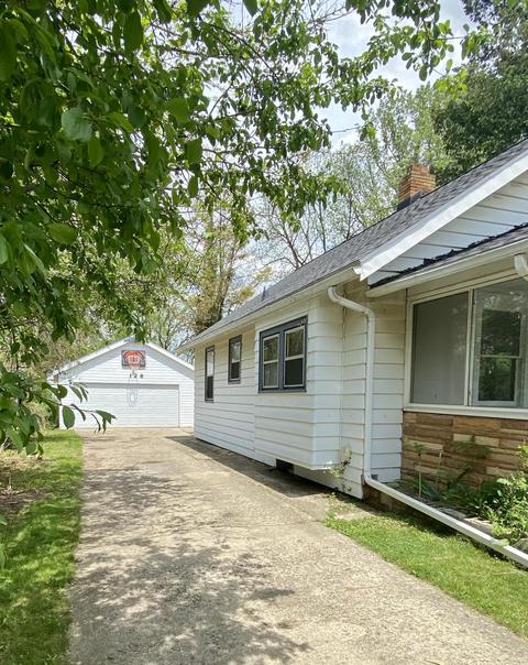 128 E South St, Jackson, MI 49203 photo 5