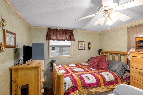 512 E 3rd St, Hersey, MI 49639 photo 6