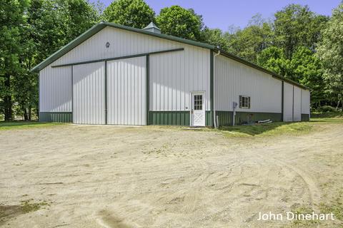 10670 Fish Rd, Belding, MI 48809 photo 2