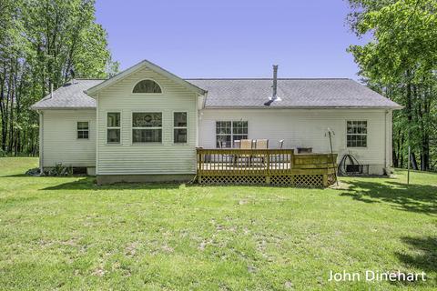10670 Fish Rd, Belding, MI 48809 photo 4