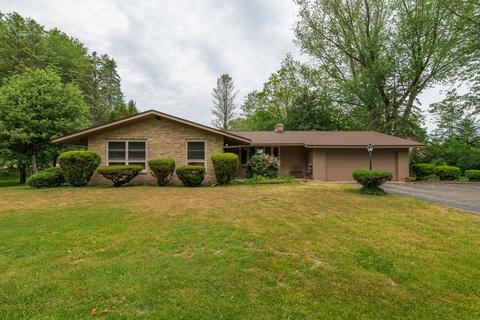 1015 Miller Rd, Plainwell, MI 49080 photo 1