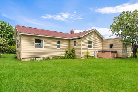 3461 Pine St, Arcadia, MI 49613 photo 2