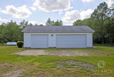 11065 Walnut Ave, Grant, MI 49327 photo 9