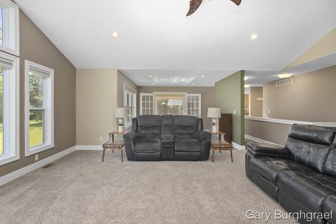 404 Bricker St, Belding, MI 48809 photo 5