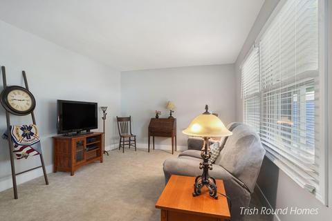 6944 Rix St SE, Ada, MI 49301 photo 4