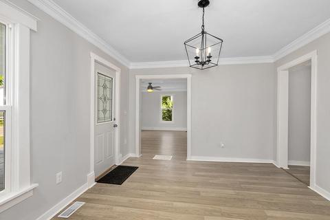 204 S Hooker Ave, Three Rivers, MI 49093 photo 4