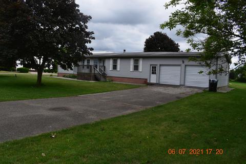 985 Sunset Dr, Quincy, MI 49082 photo 1