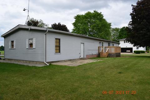 985 Sunset Dr, Quincy, MI 49082 photo 3